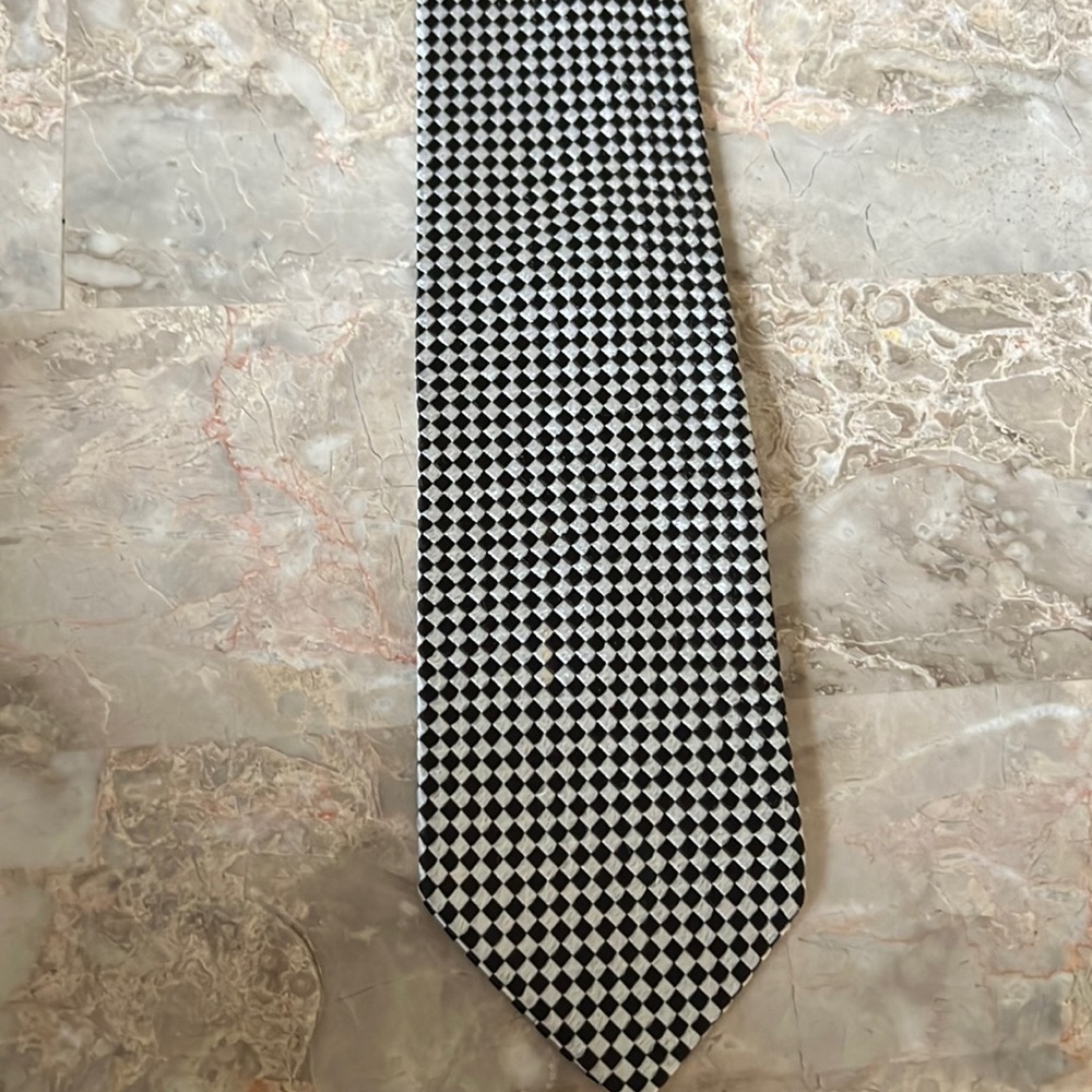 Checkered tie
